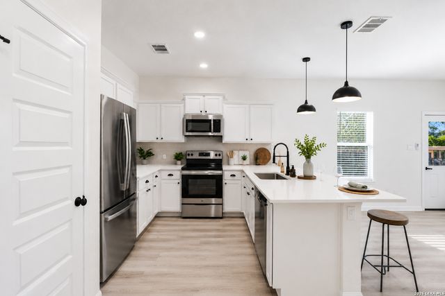 6106 Pecan Tree, San Antonio, TX 78240
