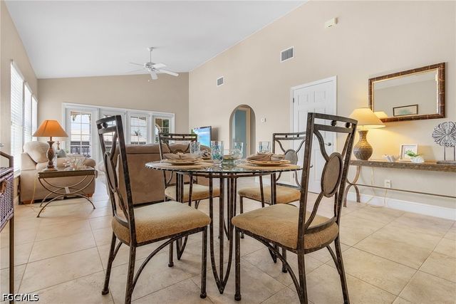 4546 SE 6th PL D, Cape Coral, FL 33904