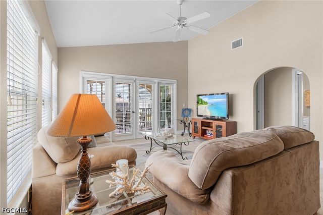 4546 SE 6th PL D, Cape Coral, FL 33904