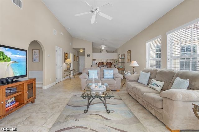 4546 SE 6th PL D, Cape Coral, FL 33904