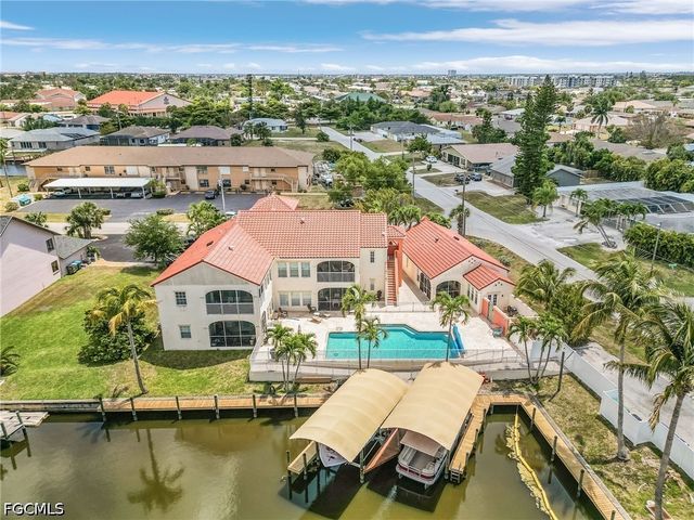 4546 SE 6th PL D, Cape Coral, FL 33904