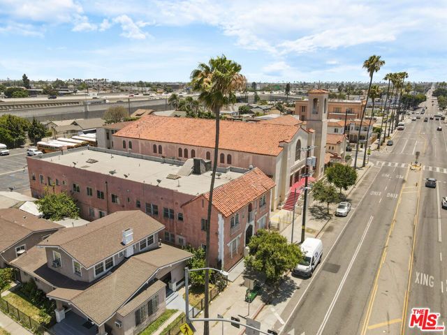 5606 S Figueroa Street, Los Angeles, CA 90037