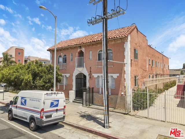 5606 S Figueroa Street, Los Angeles, CA 90037