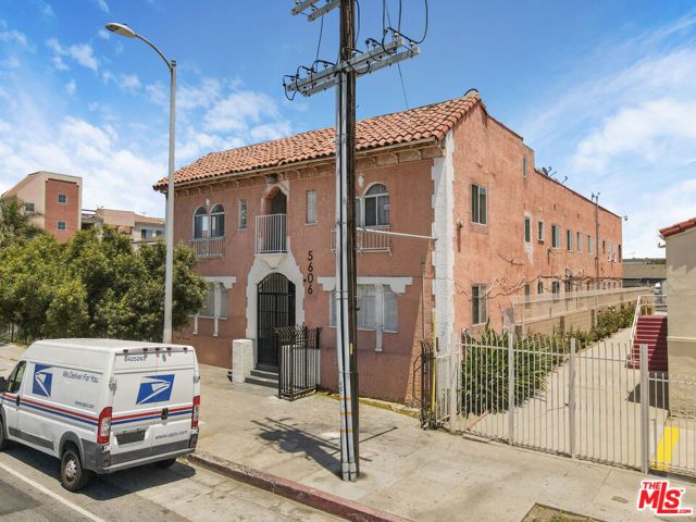 5606 S Figueroa Street, Los Angeles, CA 90037