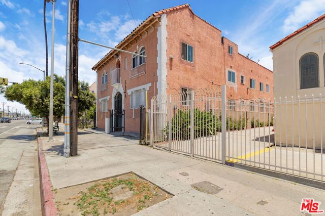 5606 S Figueroa Street, Los Angeles, CA 90037