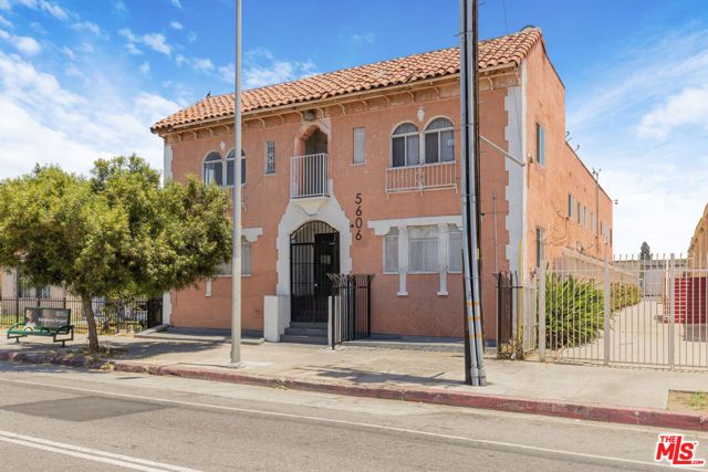 5606 S Figueroa Street, Los Angeles, CA 90037