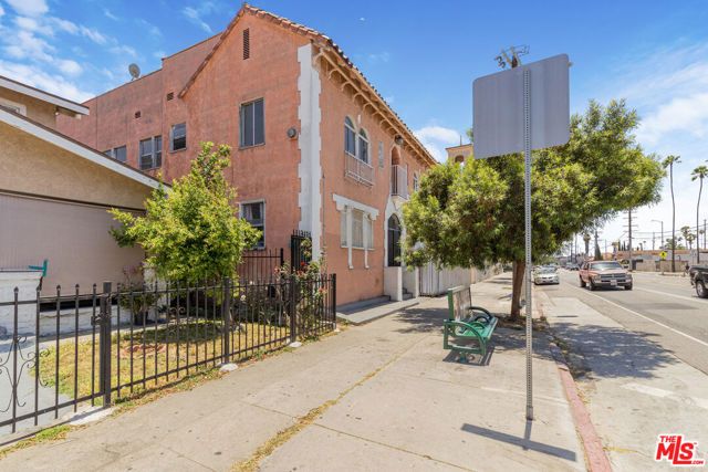 5606 S Figueroa Street, Los Angeles, CA 90037