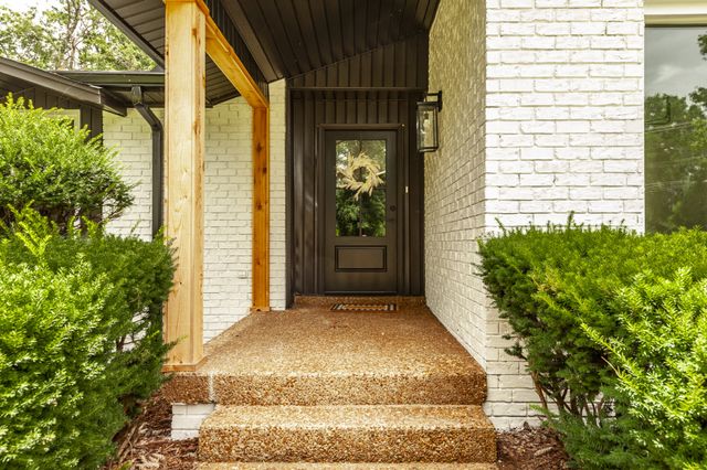 205 Bluegrass Dr, Hendersonville, TN 37075