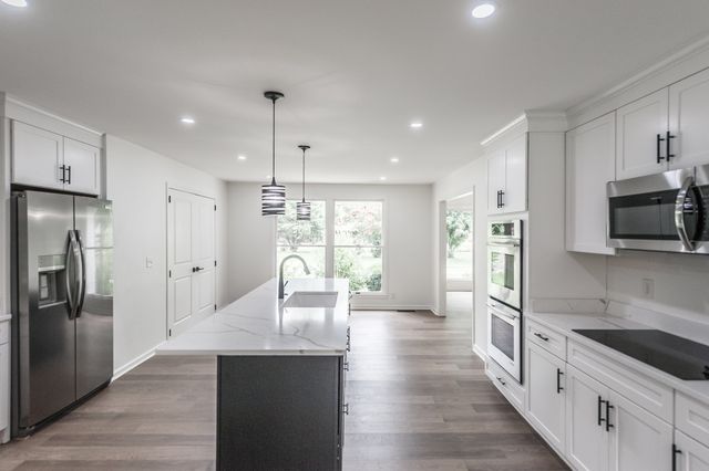 205 Bluegrass Dr, Hendersonville, TN 37075
