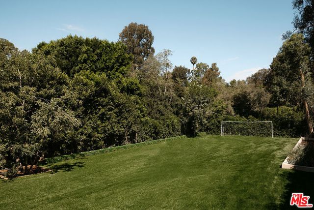 401 N Tigertail Road, Los Angeles, CA 90049