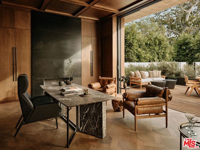 401 N Tigertail Road, Los Angeles, CA 90049