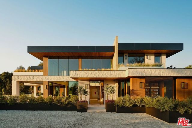 401 N Tigertail Road, Los Angeles, CA 90049
