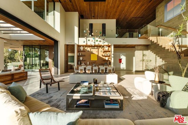 401 N Tigertail Road, Los Angeles, CA 90049