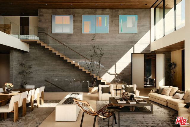 401 N Tigertail Road, Los Angeles, CA 90049