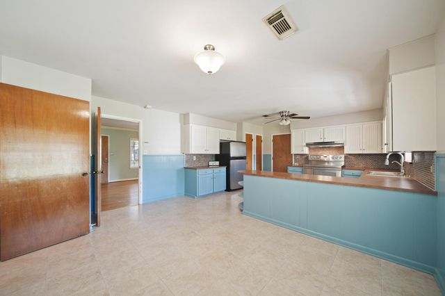 1811 Mulcahy Street, Rosenberg, TX 77471