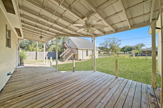 1811 Mulcahy Street, Rosenberg, TX 77471