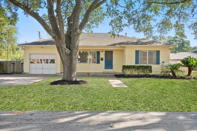 1811 Mulcahy Street, Rosenberg, TX 77471