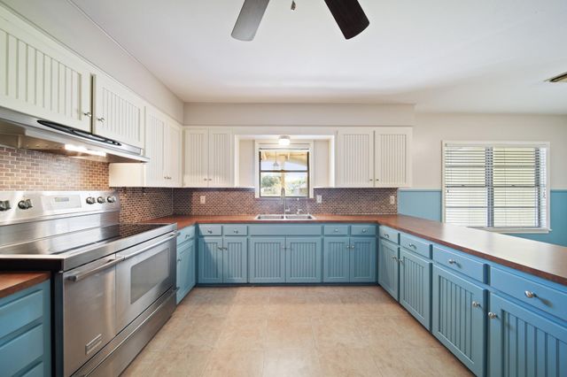 1811 Mulcahy Street, Rosenberg, TX 77471