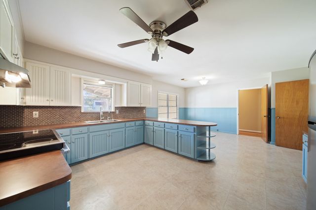 1811 Mulcahy Street, Rosenberg, TX 77471