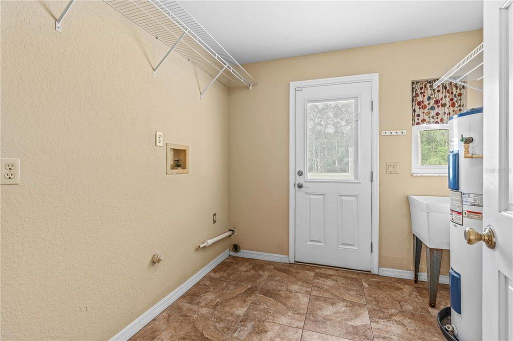 Image 27 of property listing at 204 EL PINO DRIVE, New Smyrna Beach, FL 32168