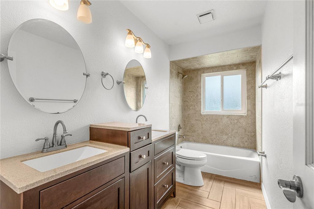 Image 40 of property listing at 204 EL PINO DRIVE, New Smyrna Beach, FL 32168