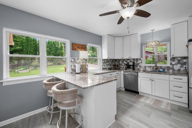 640 18TH Avenue, East Moline, IL 61244