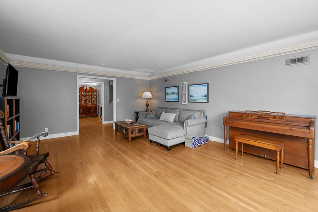 640 18TH Avenue, East Moline, IL 61244