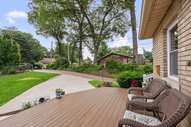 640 18TH Avenue, East Moline, IL 61244