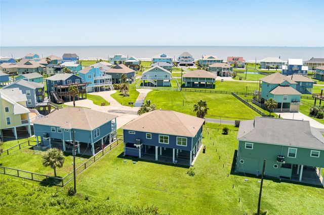 3233 Castle Drive, Crystal Beach, TX 77650