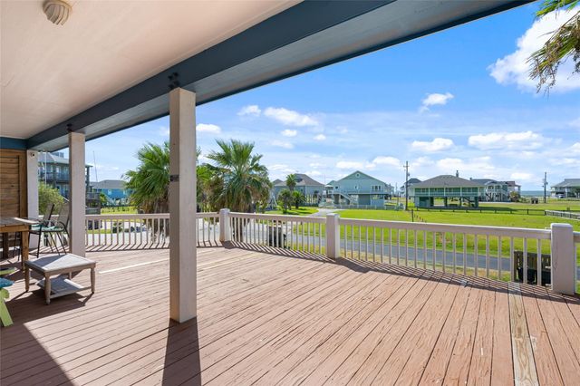 3233 Castle Drive, Crystal Beach, TX 77650
