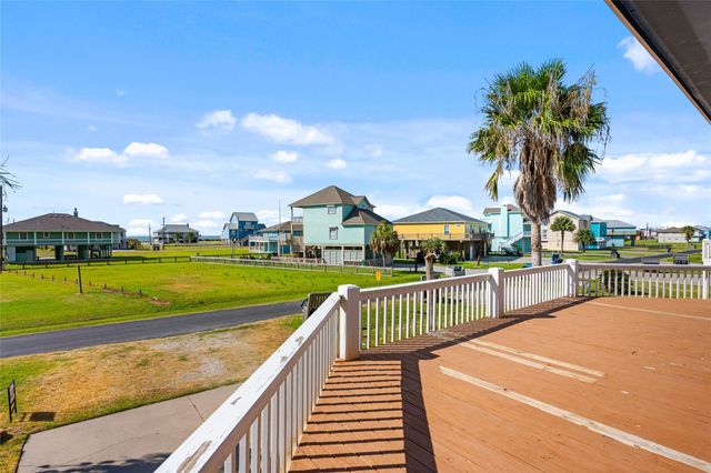 3233 Castle Drive, Crystal Beach, TX 77650