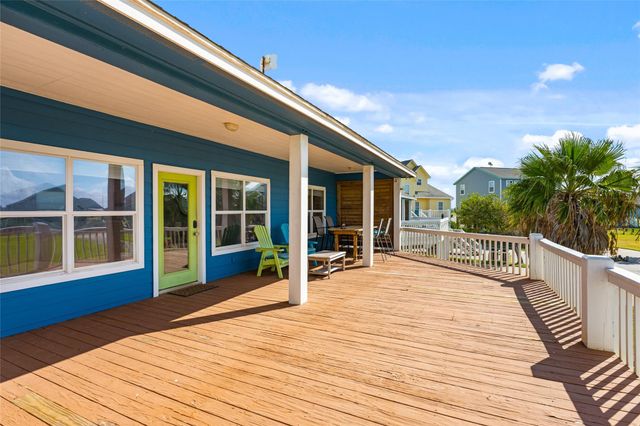 3233 Castle Drive, Crystal Beach, TX 77650