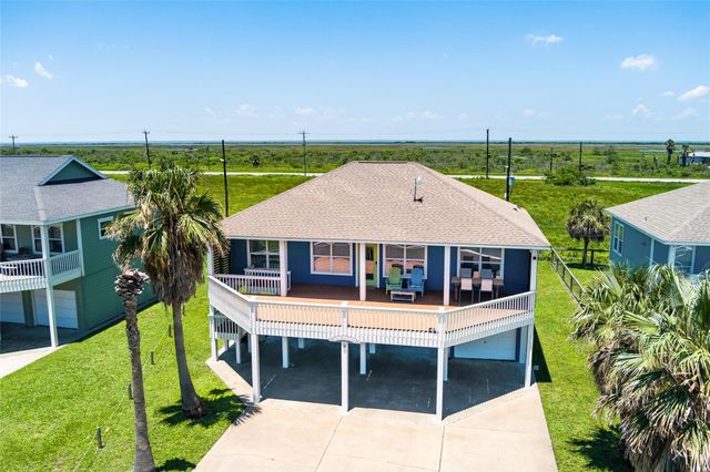 3233 Castle Drive, Crystal Beach, TX 77650