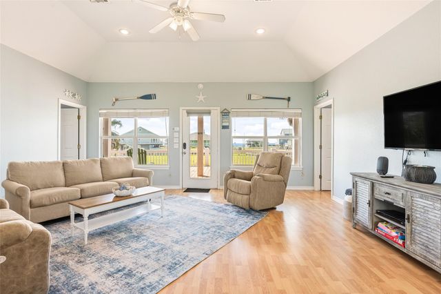 3233 Castle Drive, Crystal Beach, TX 77650