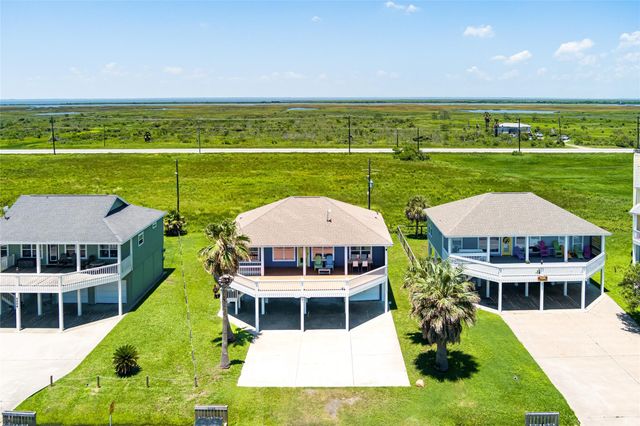 3233 Castle Drive, Crystal Beach, TX 77650