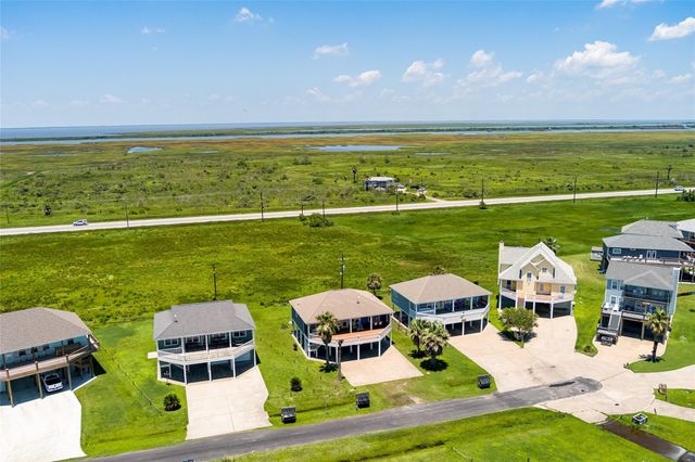 3233 Castle Drive, Crystal Beach, TX 77650