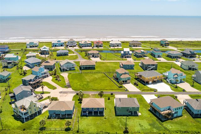 3233 Castle Drive, Crystal Beach, TX 77650
