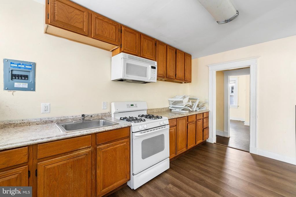 Image 10 of property listing at 3603 W FOREST PARK AVE, Baltimore, MD 21216