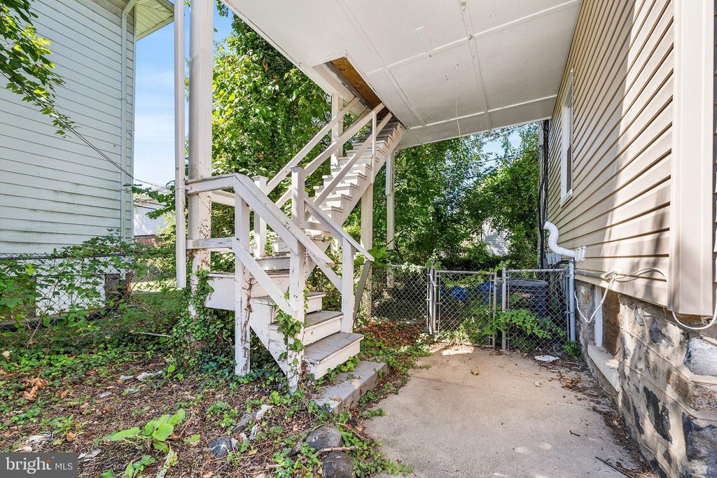 Image 18 of property listing at 3603 W FOREST PARK AVE, Baltimore, MD 21216