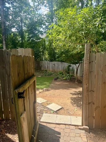 565 Fortune Ridge Road, Stone Mountain, GA 30087