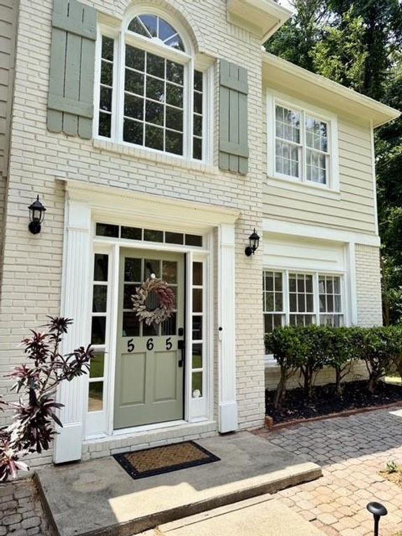 565 Fortune Ridge Road, Stone Mountain, GA 30087