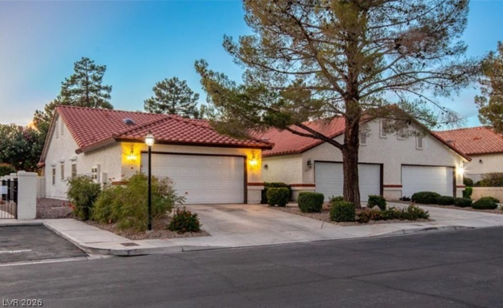 2635 Magic Moon Lane, Las Vegas, NV 89146 — exterior