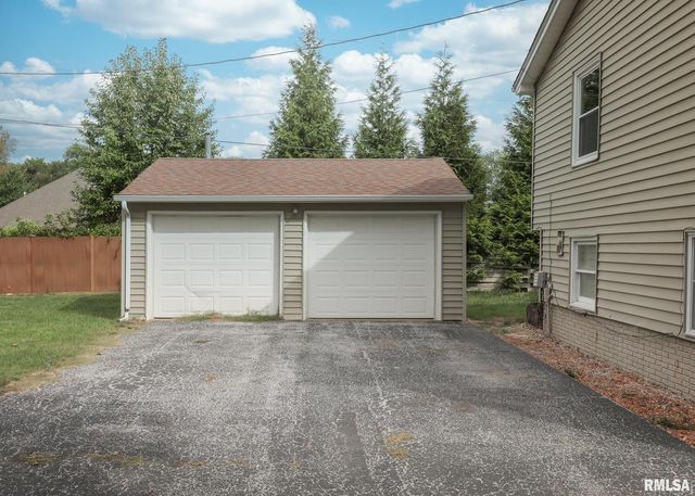 512 W 16TH Avenue, Coal Valley, IL 61240