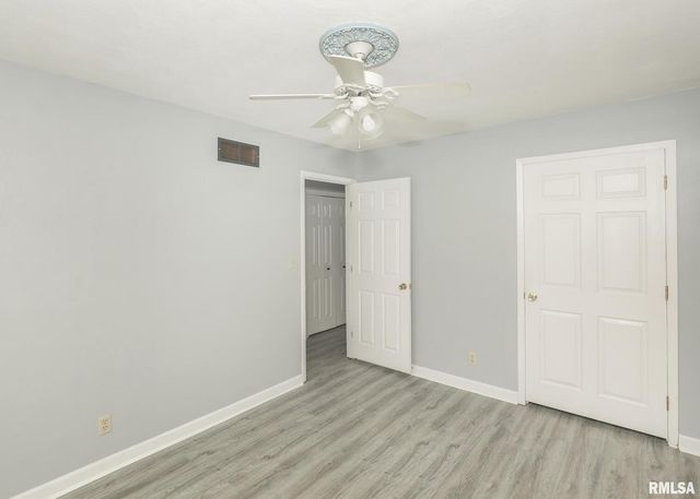 512 W 16TH Avenue, Coal Valley, IL 61240