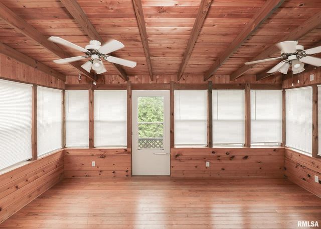 512 W 16TH Avenue, Coal Valley, IL 61240