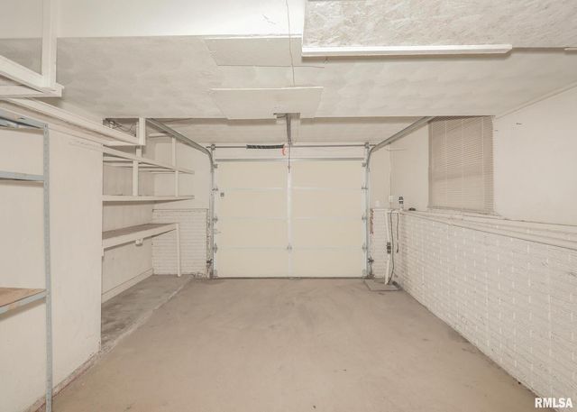 512 W 16TH Avenue, Coal Valley, IL 61240