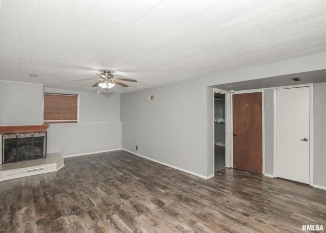 512 W 16TH Avenue, Coal Valley, IL 61240