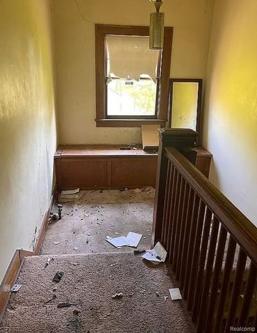 1013 W Hamilton Avenue, Flint, MI 48504