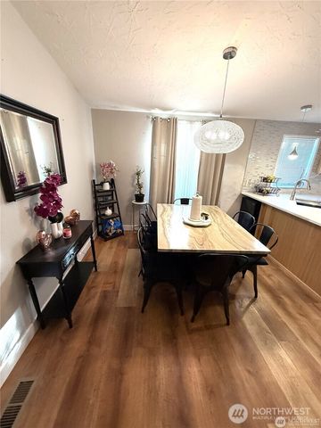 525 Grand Fir Drive, Enumclaw, WA 98022