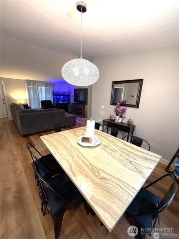 525 Grand Fir Drive, Enumclaw, WA 98022